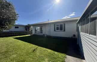 814 Ferguson Street, Akina