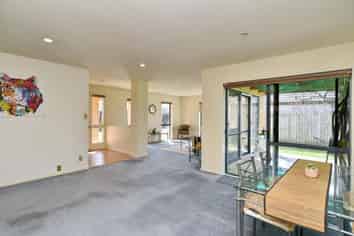 10 Riegler Place, Belfast