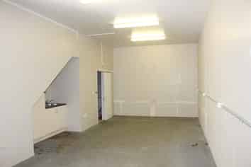 Modern 90sqm industrial unit