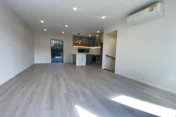 2/10 Boyd Avenue, Onehunga