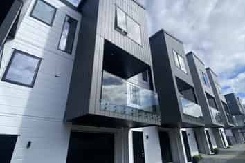 2/10 Boyd Avenue, Onehunga