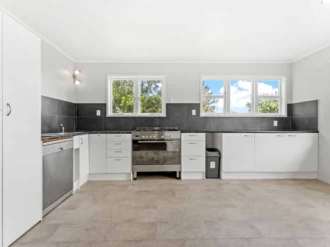56 School Road, Wellsford