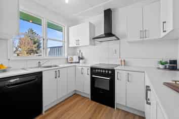 118 Creek Road, Allenton