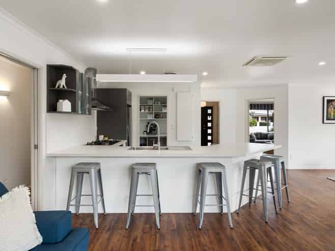 28 Somerton Drive, Huntington