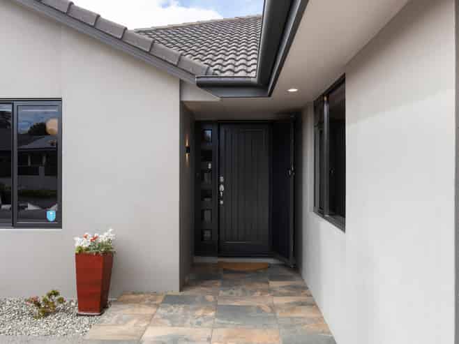 28 Somerton Drive, Huntington