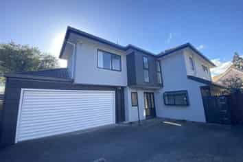 8E Rangiatea Rd, Epsom