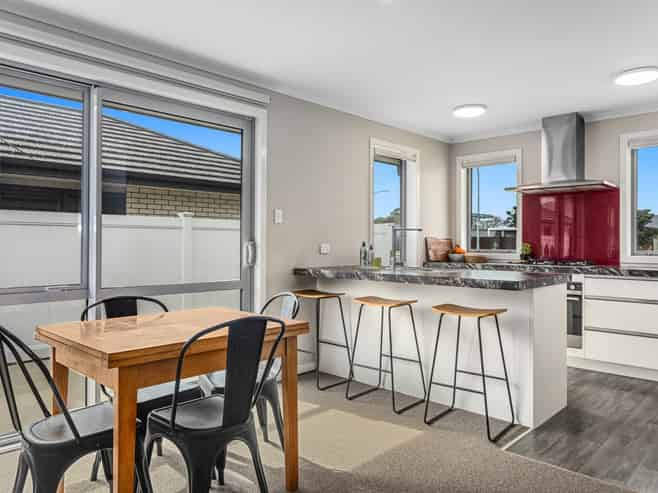 15 Kakariki Drive, Coastlands