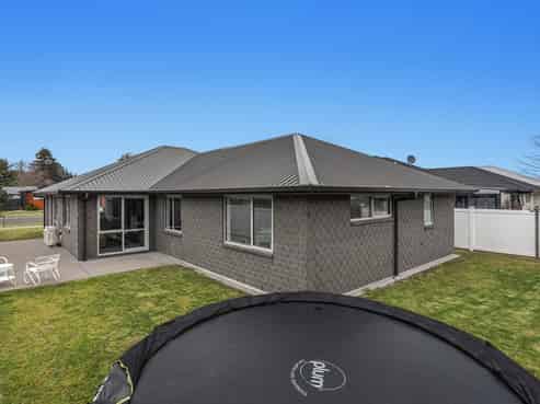 15 Kakariki Drive, Coastlands