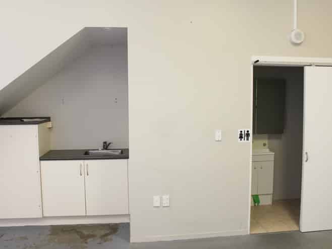 Modern 90sqm industrial unit