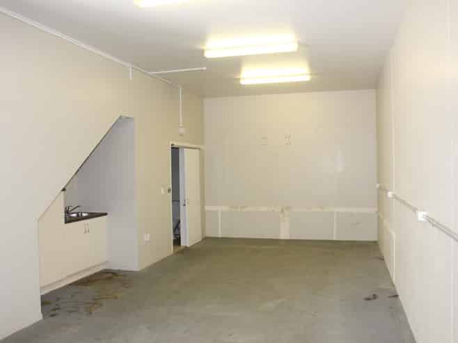 Modern 90sqm industrial unit