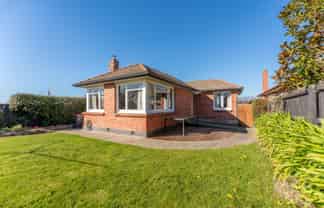 5a Lough Street, West End