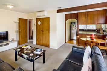 15B Florio Terrace, TAWA