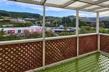 15B Florio Terrace, TAWA