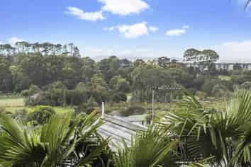 2/733 Remuera Road, Newmarket