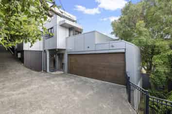 2/733 Remuera Road, Newmarket