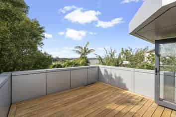 2/733 Remuera Road, Newmarket