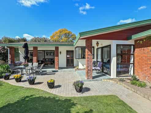 9 Matthews Place, Taradale