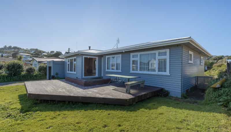 8 Lambley Road, Titahi Bay