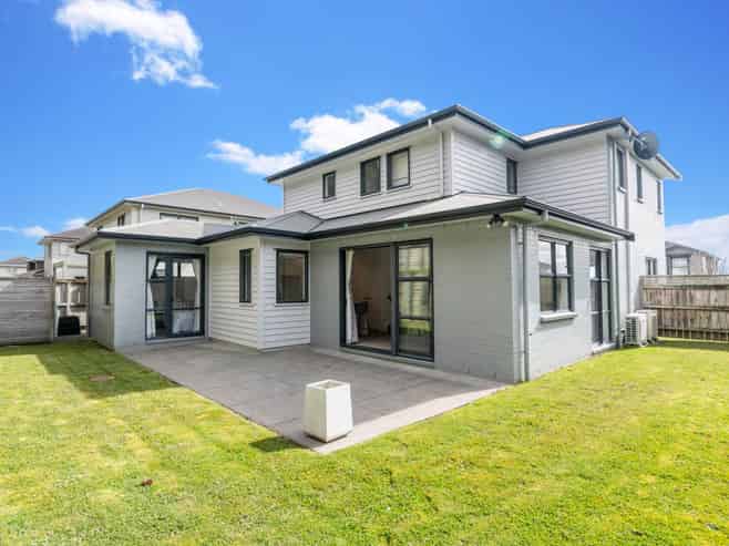 45 Mackay Drive, Greenhithe