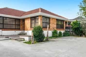 16 Esperanto Road, Papatoetoe