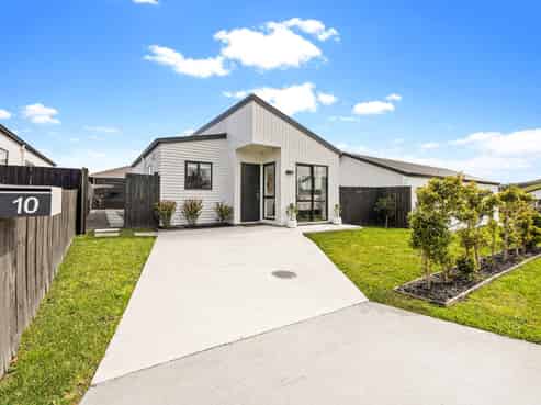 10 Rongomai Street, Helensville