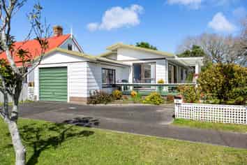 15 Karaka Street, Helensville
