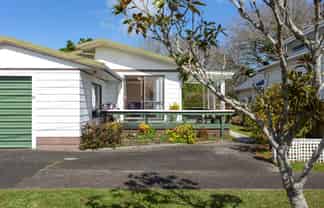 15 Karaka Street, Helensville