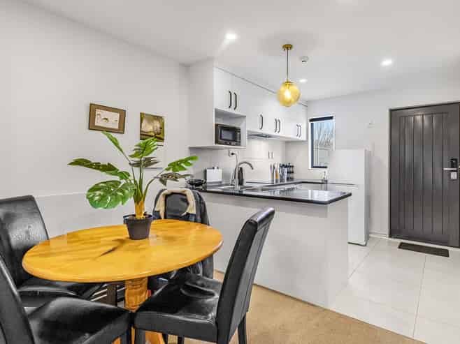 19/18 Hewlett Road, Massey