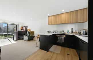 12/15 Bunyan Street, Waltham