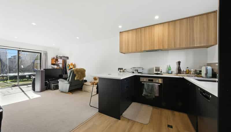12/15 Bunyan Street, Waltham
