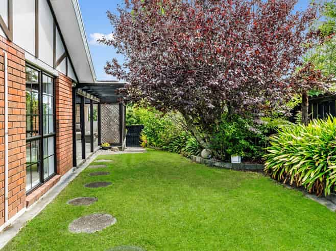 12 Maaka Place, Saint Johns
