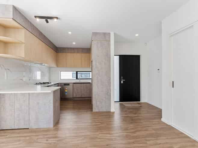 101A Beach Road, Te Atatu Peninsula