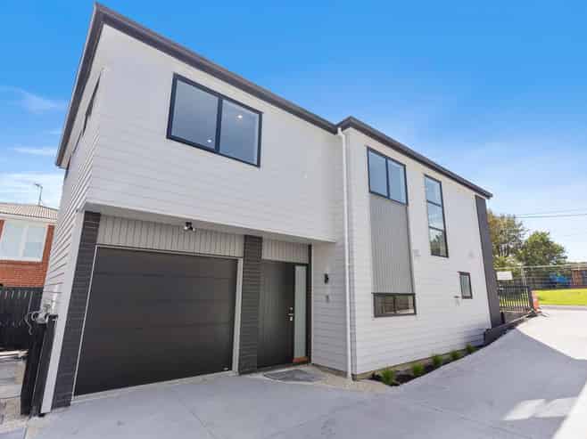 101A Beach Road, Te Atatu Peninsula