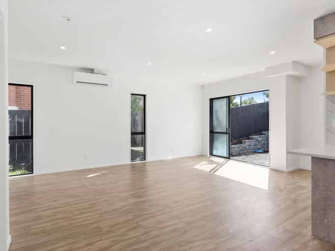 101A Beach Road, Te Atatu Peninsula