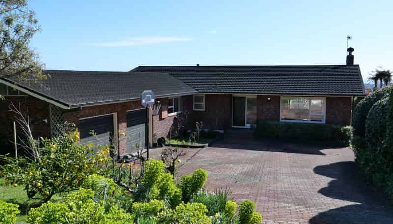 8 Tui Cr, Waikanae