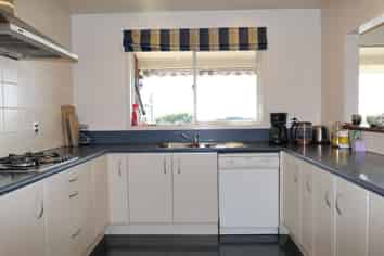 8 Tui Cr, Waikanae