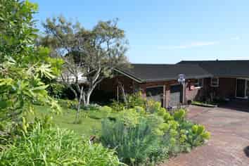 8 Tui Cr, Waikanae