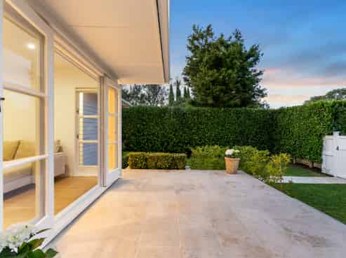 12 Crocombe Crescent, Beach Haven
