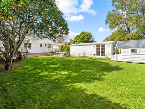 12 Crocombe Crescent, Beach Haven