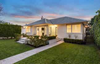 12 Crocombe Crescent, Beach Haven