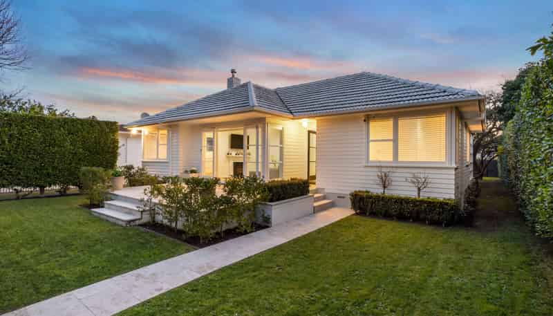 12 Crocombe Crescent, Beach Haven
