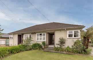 15-15A Mill Street, Westport