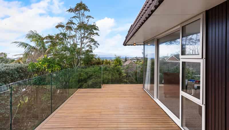 17 Maxwelton Drive, Mairangi Bay