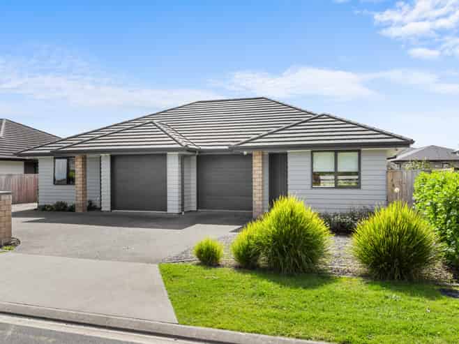 13 Leebank Crescent, Riverhead
