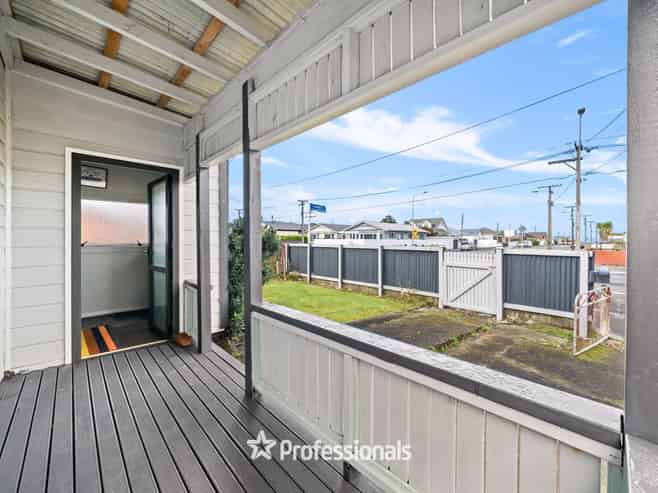 371 Jackson Street, Petone