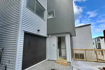4/11 Celeste Place, Totara Vale