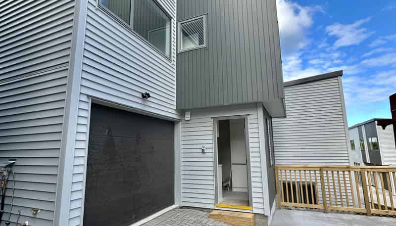 4/11 Celeste Place, Totara Vale