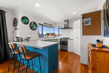 69 Meeanee Quay, Westshore