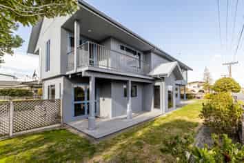 69 Meeanee Quay, Westshore