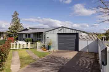 58 Hall Road, Matua